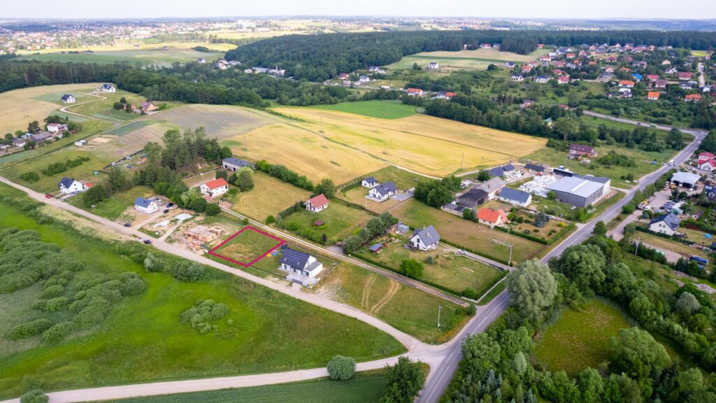 Urokliwa działka budowlana 15 minut od Gdańska - zdjęcie 1