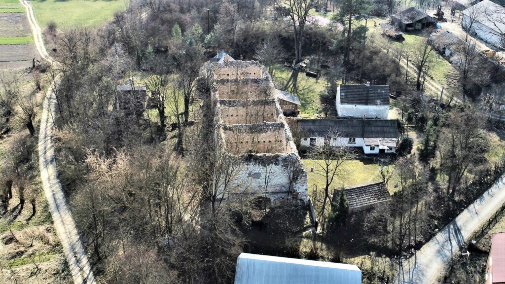 Zabytkowy spichlerz - zdjęcie 10