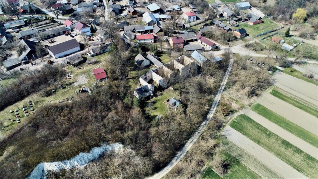 Zabytkowy spichlerz - zdjęcie 12