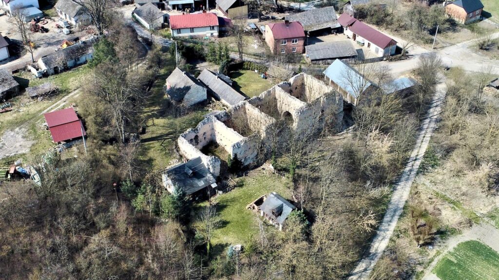 Zabytkowy spichlerz - zdjęcie 1