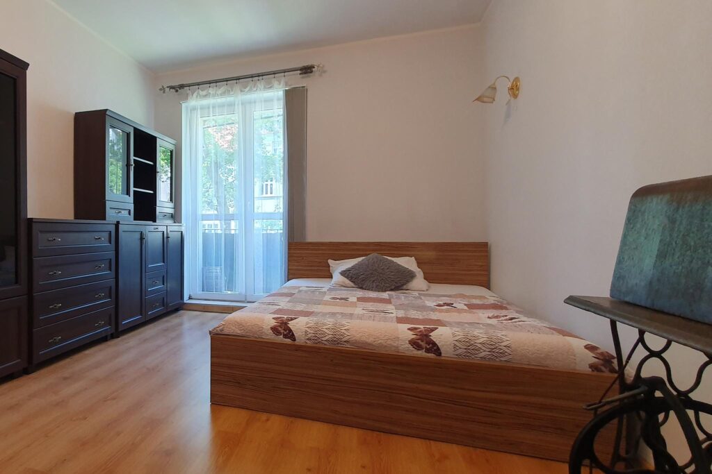 Dwa pokoje na pierwszym piętrze - zdjęcie 1