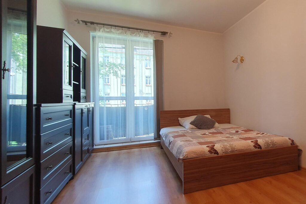 Dwa pokoje na pierwszym piętrze - zdjęcie 2