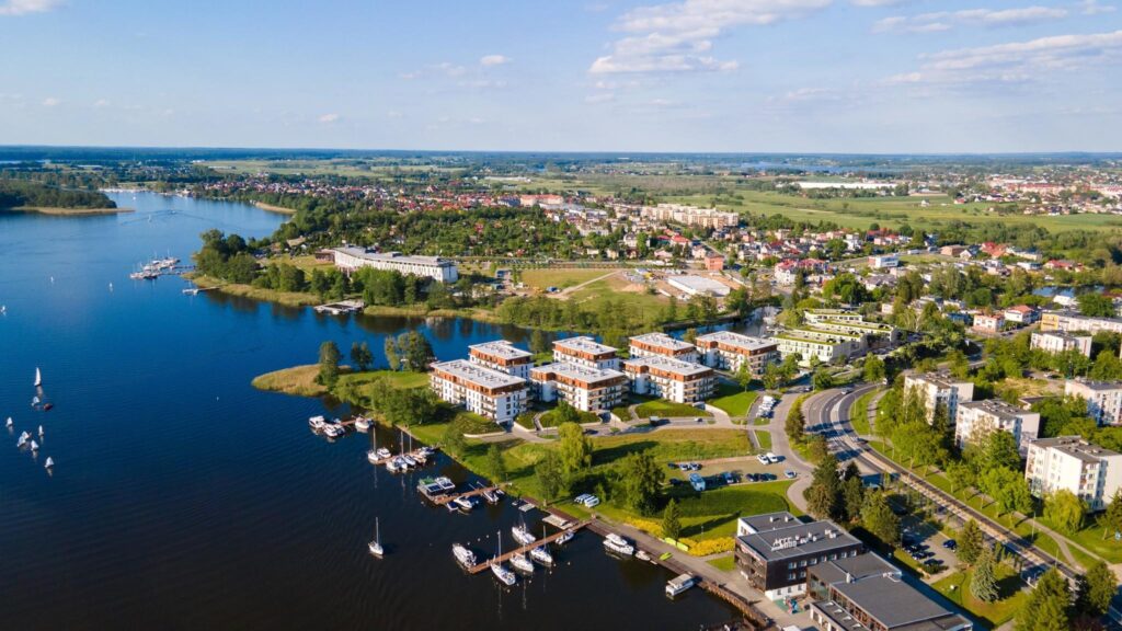 Nowoczesny apartament nad jeziorem - zdjęcie 4