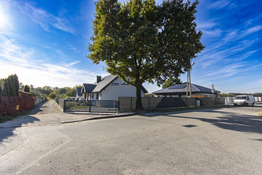 Dwie działki budowlane na przyjaznym osiedlu - zdjęcie 7