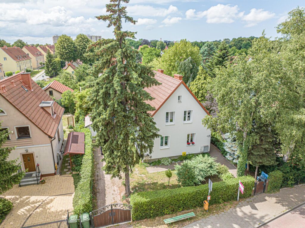 Świetnie zlokalizowany dom ul. Beniowskiego - zdjęcie 1