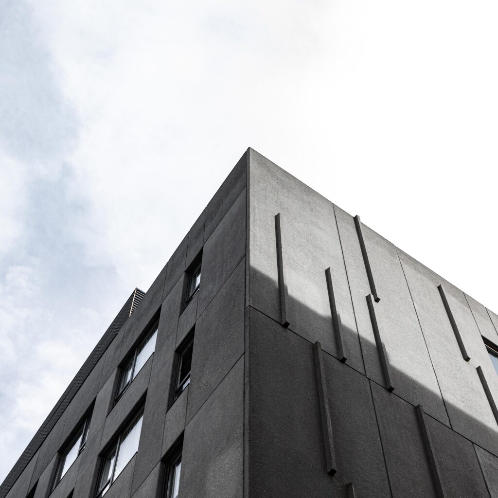 Beton i beton architektoniczny cechują się niezwykłą trwałością