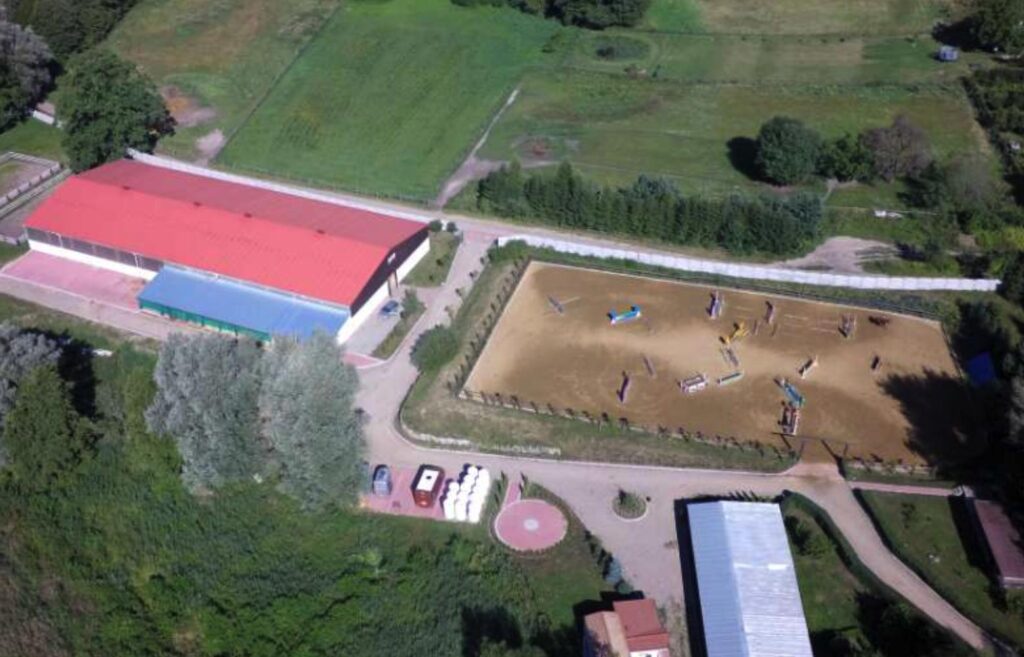 Stadnina- Ośrodek treningu młodych koni sportowych - zdjęcie 2
