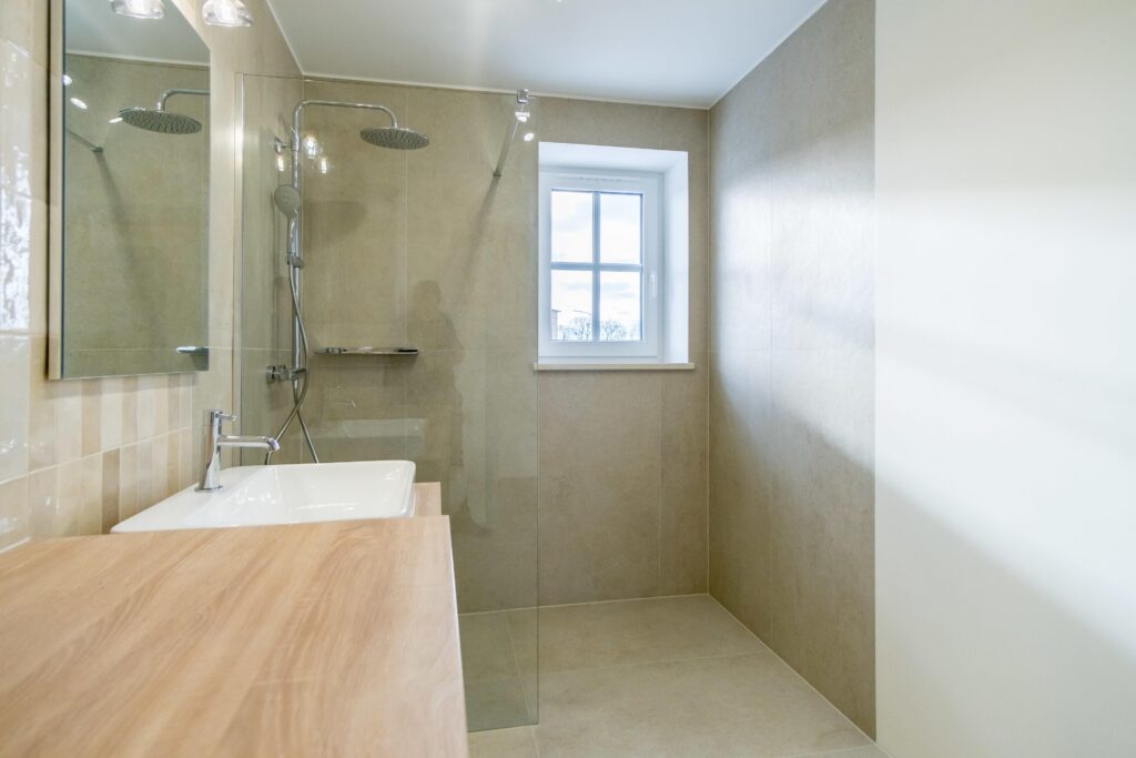 Mieszkanie z garażem i komórką lokatorską - zdjęcie 10