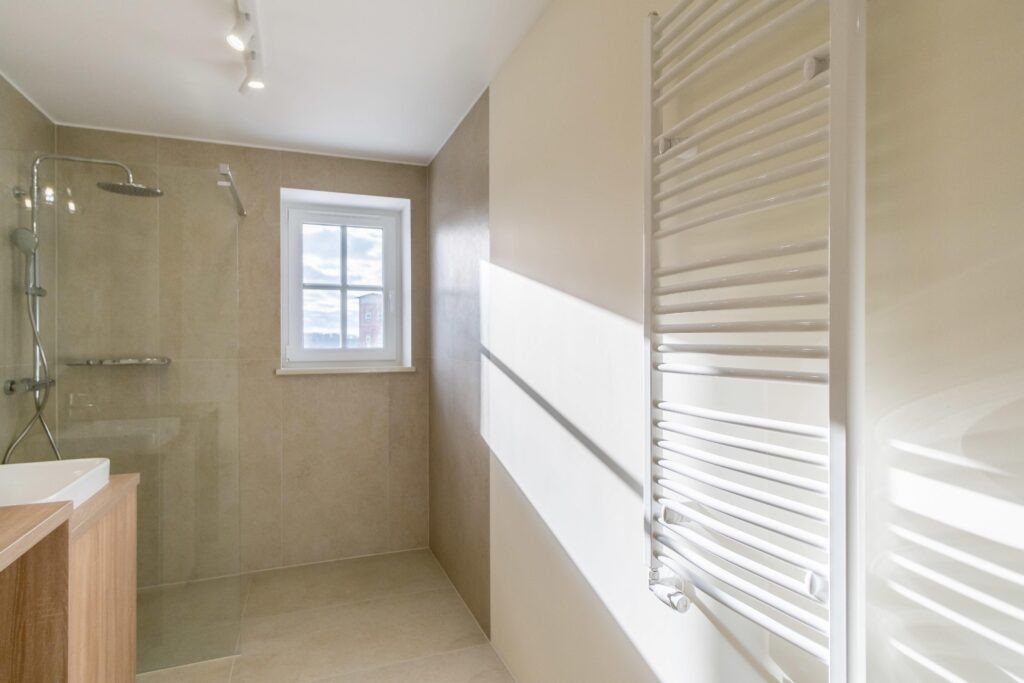 Mieszkanie z garażem i komórką lokatorską - zdjęcie 12