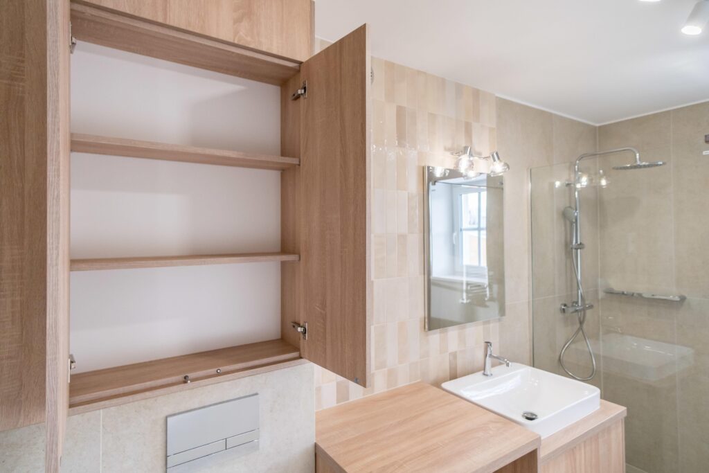 Mieszkanie z garażem i komórką lokatorską - zdjęcie 13