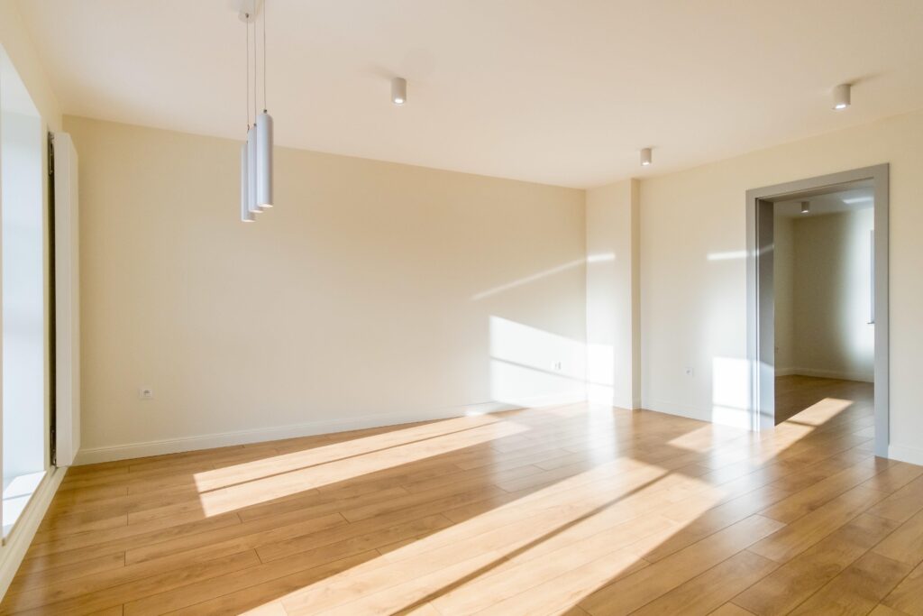 Mieszkanie z garażem i komórką lokatorską - zdjęcie 16