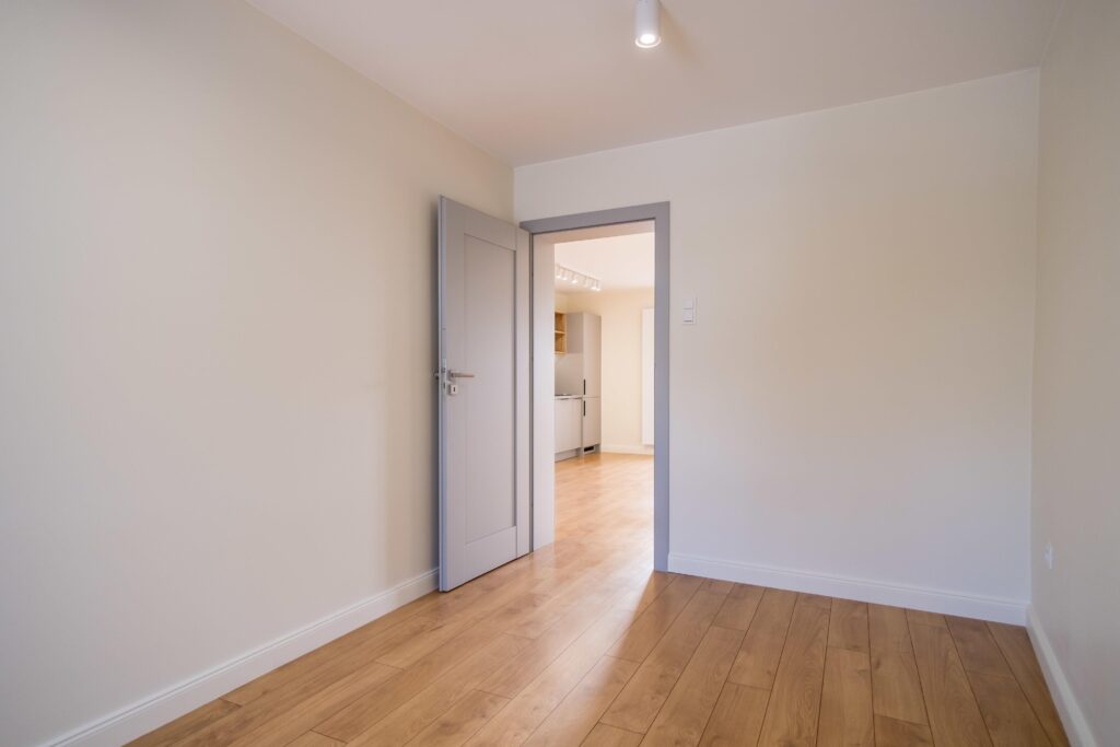 Mieszkanie z garażem i komórką lokatorską - zdjęcie 19