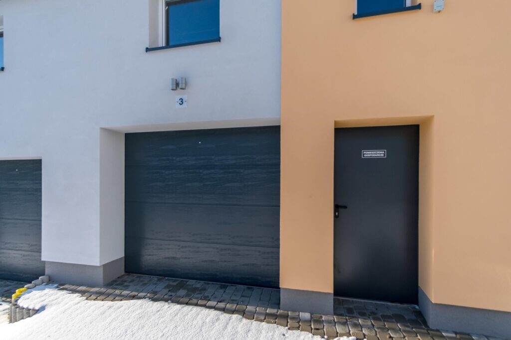 Mieszkanie z garażem i komórką lokatorską - zdjęcie 22