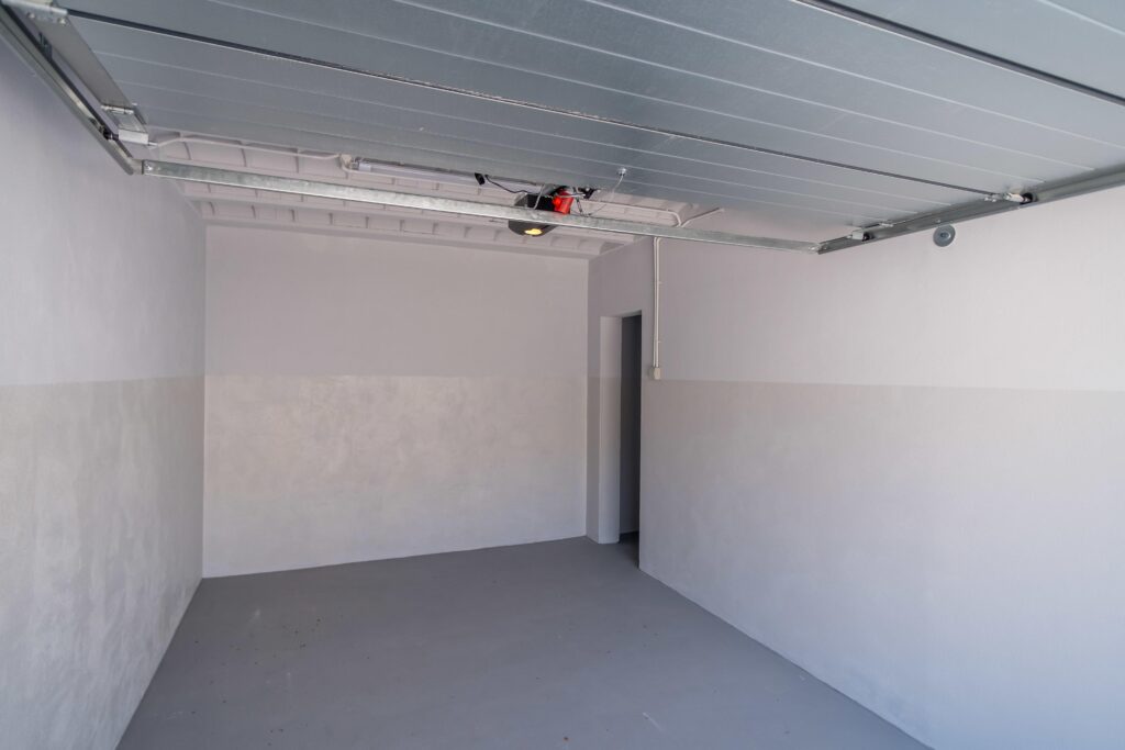 Mieszkanie z garażem i komórką lokatorską - zdjęcie 23