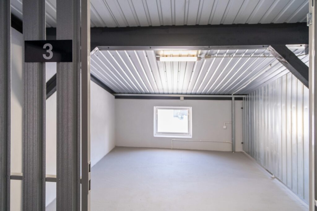 Mieszkanie z garażem i komórką lokatorską - zdjęcie 26