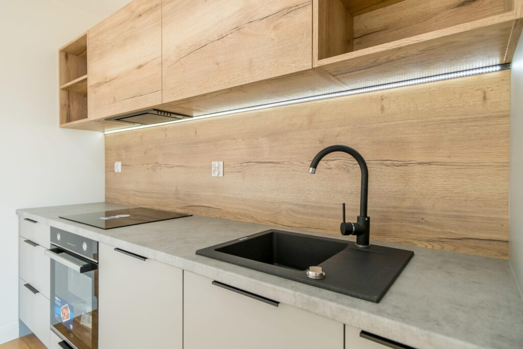 Mieszkanie z garażem i komórką lokatorską - zdjęcie 2