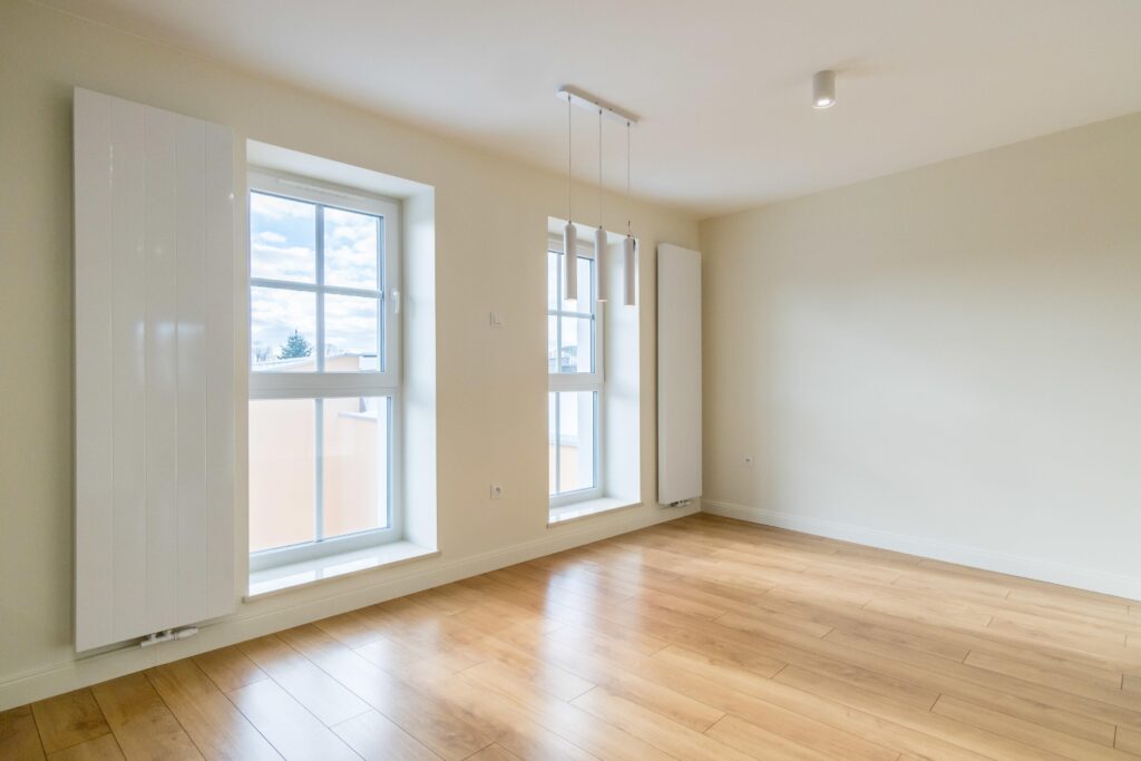 Mieszkanie z garażem i komórką lokatorską - zdjęcie 14