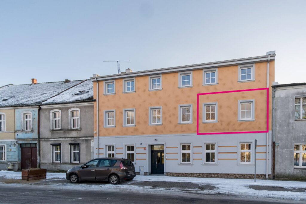 Mieszkanie z garażem i komórką lokatorską - zdjęcie 4