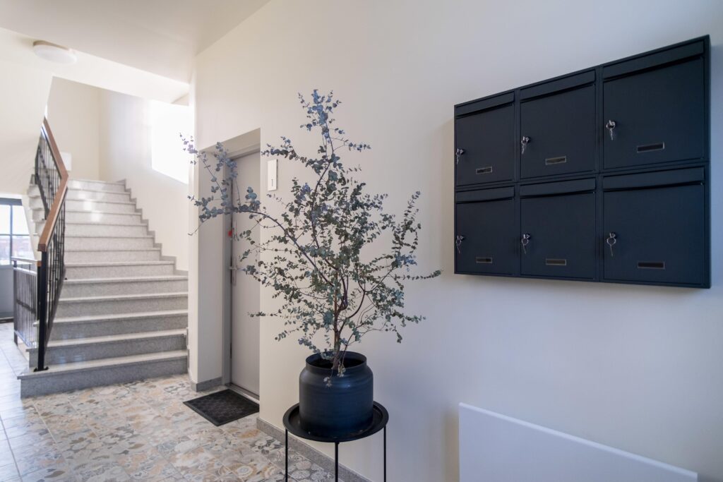 Mieszkanie z garażem i komórką lokatorską - zdjęcie 31