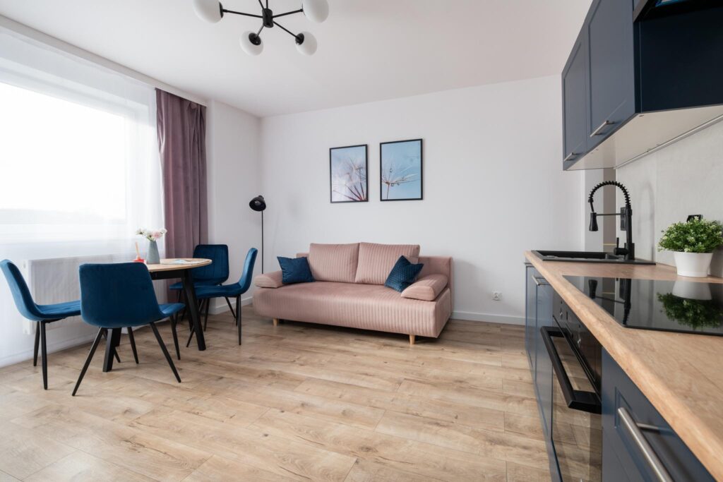 Dom w zabudowie segmentowej. PRZEDWSTĘPNA - zdjęcie 1