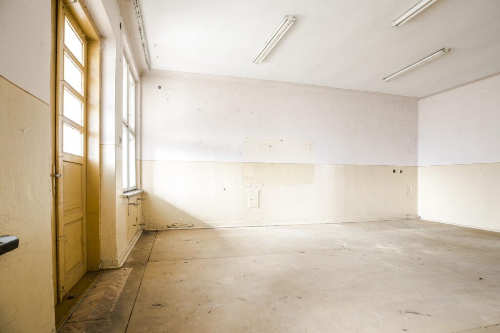 Budynek komercyjny Kamionka Górna, pow. niżański - zdjęcie 10