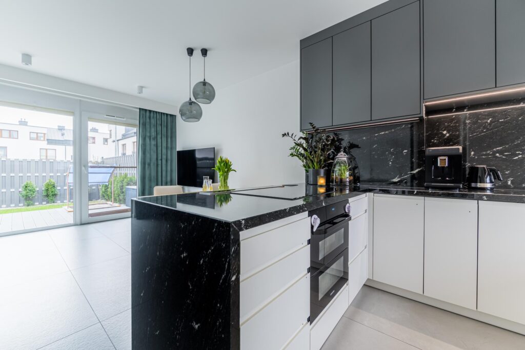 Wykończenie dla wymagających - dom w Piasecznie - zdjęcie 1