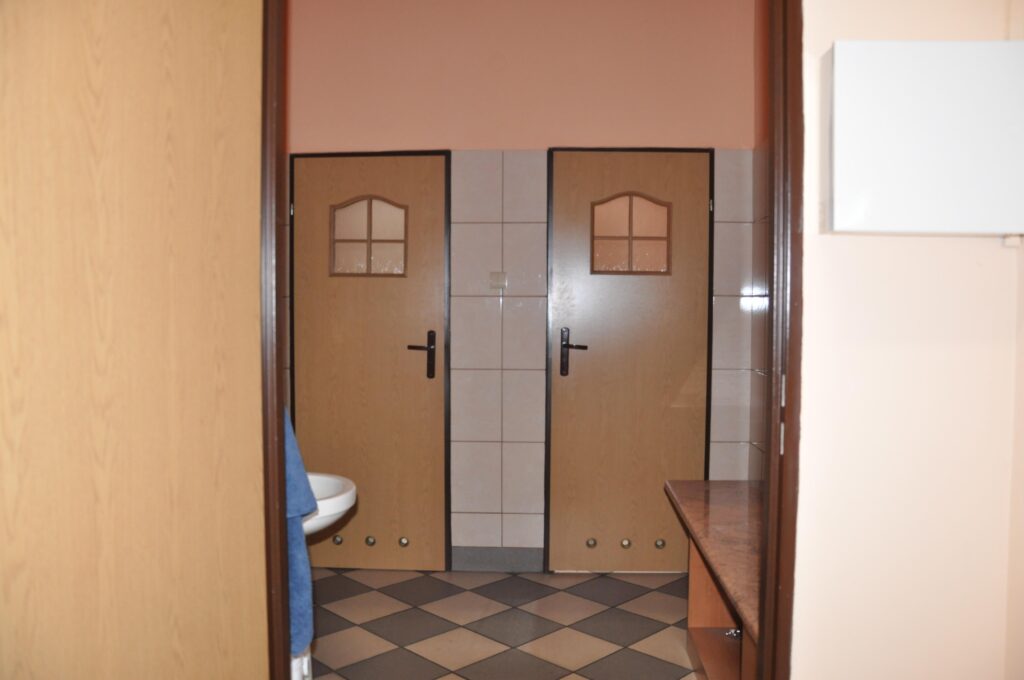 Powierzchnia usługowa w bardzo dobrej lokalizacji - zdjęcie 8