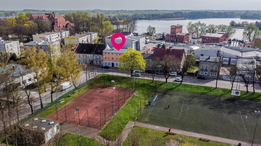 Mieszkanie z garażem i komórką lokatorską - zdjęcie 33