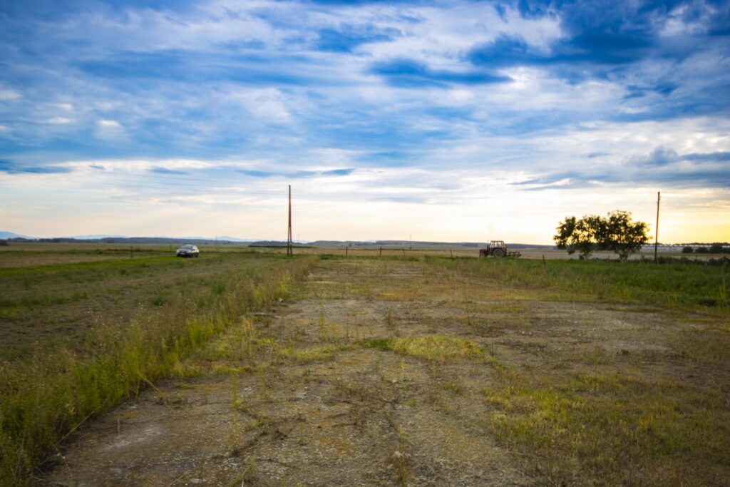 Duża działka z domem -wiele możliwości użytkowania - zdjęcie 11