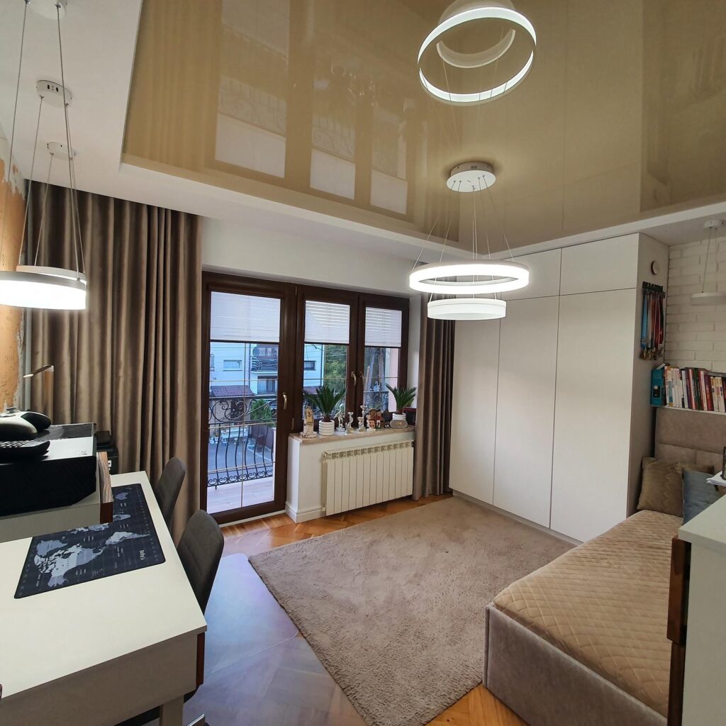 Komfortowy dom w atrakcyjnej okolicy - zdjęcie 7