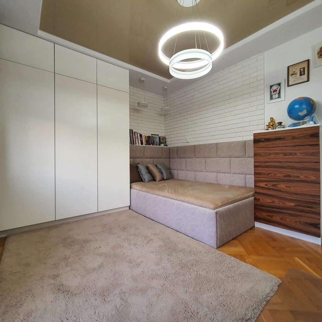 Komfortowy dom w atrakcyjnej okolicy - zdjęcie 8