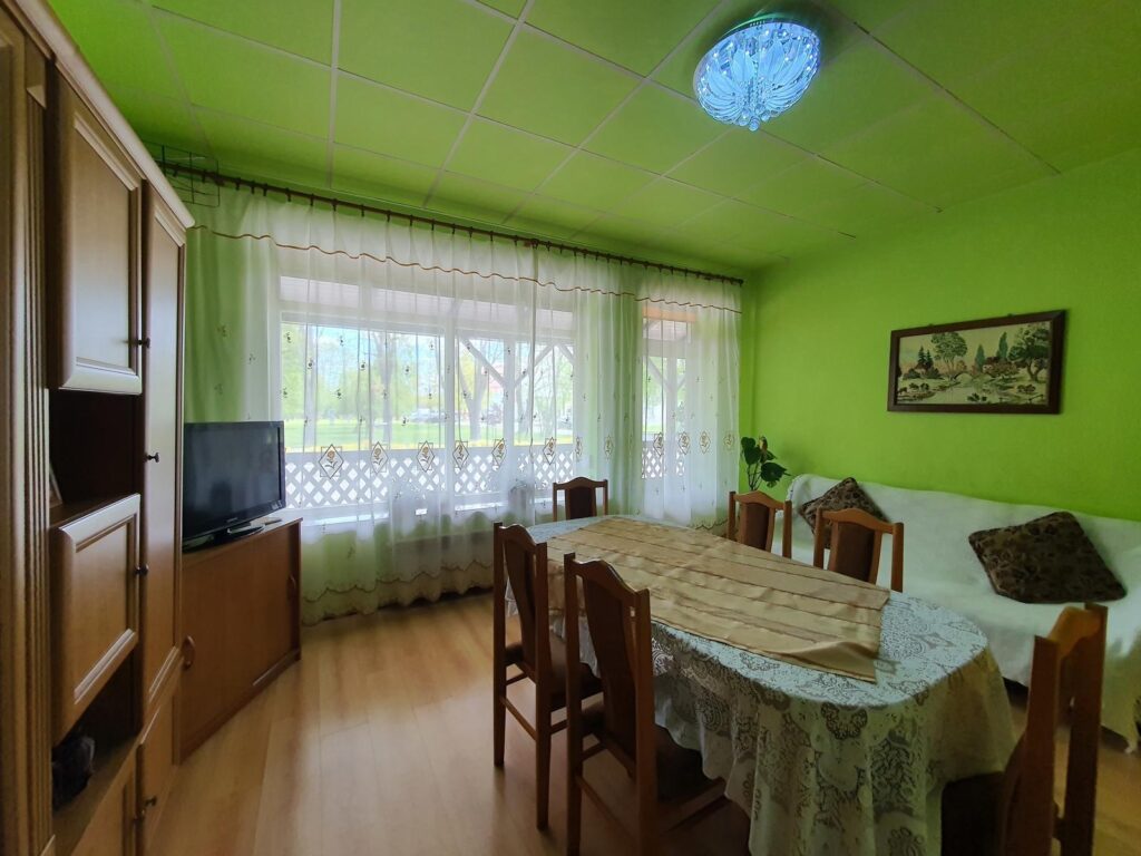 Dom w centrum Łomaz z tarasem - zdjęcie 18