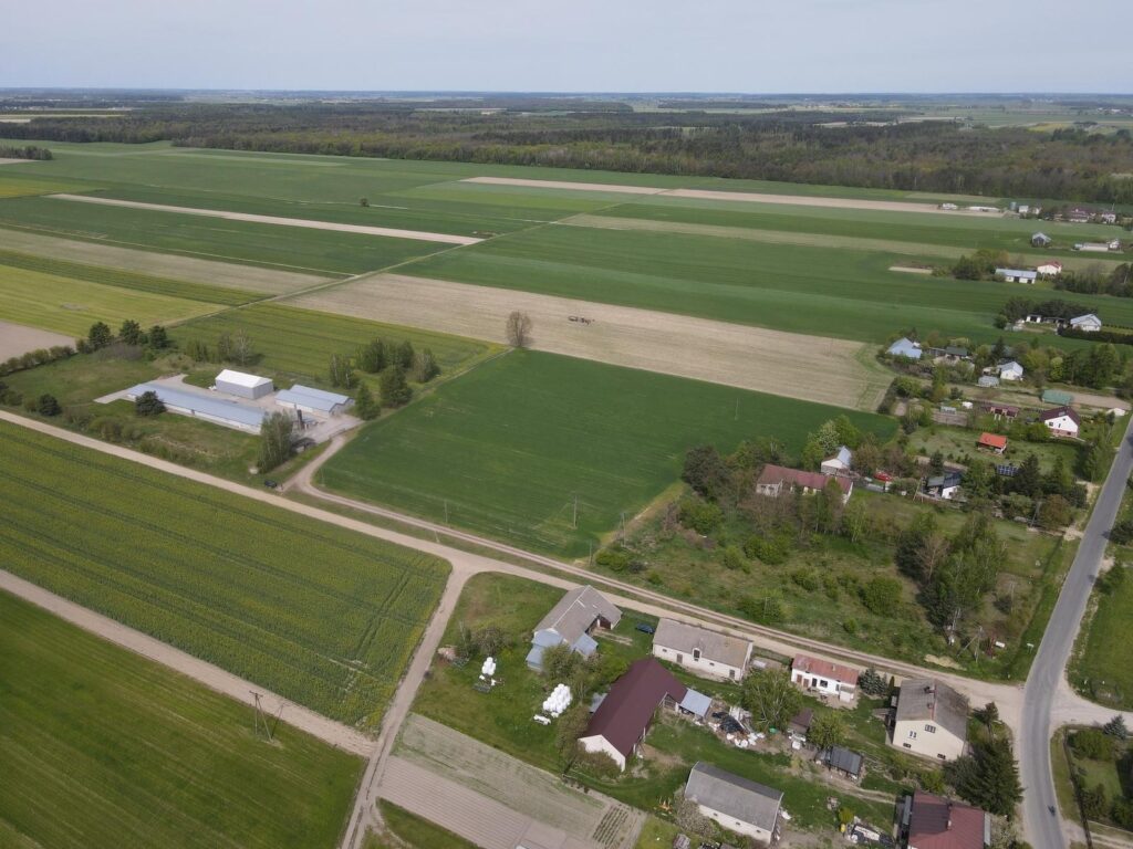 Kompleks budynków komercyjnych - działka 1,1872 ha - zdjęcie 2