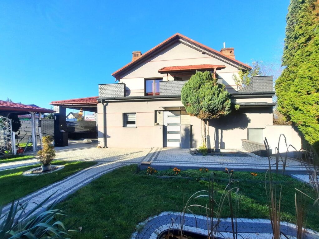 Dom z częściową użytkową Al. Jana Pawła II - zdjęcie 4