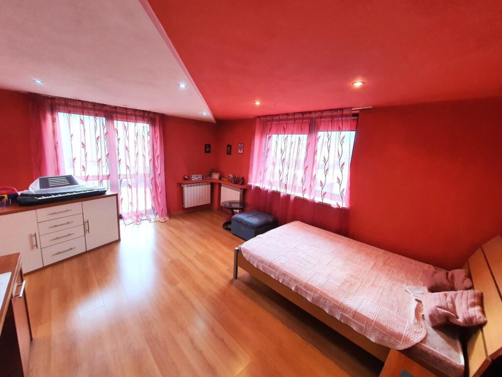 Dom z częściową użytkową Al. Jana Pawła II - zdjęcie 13