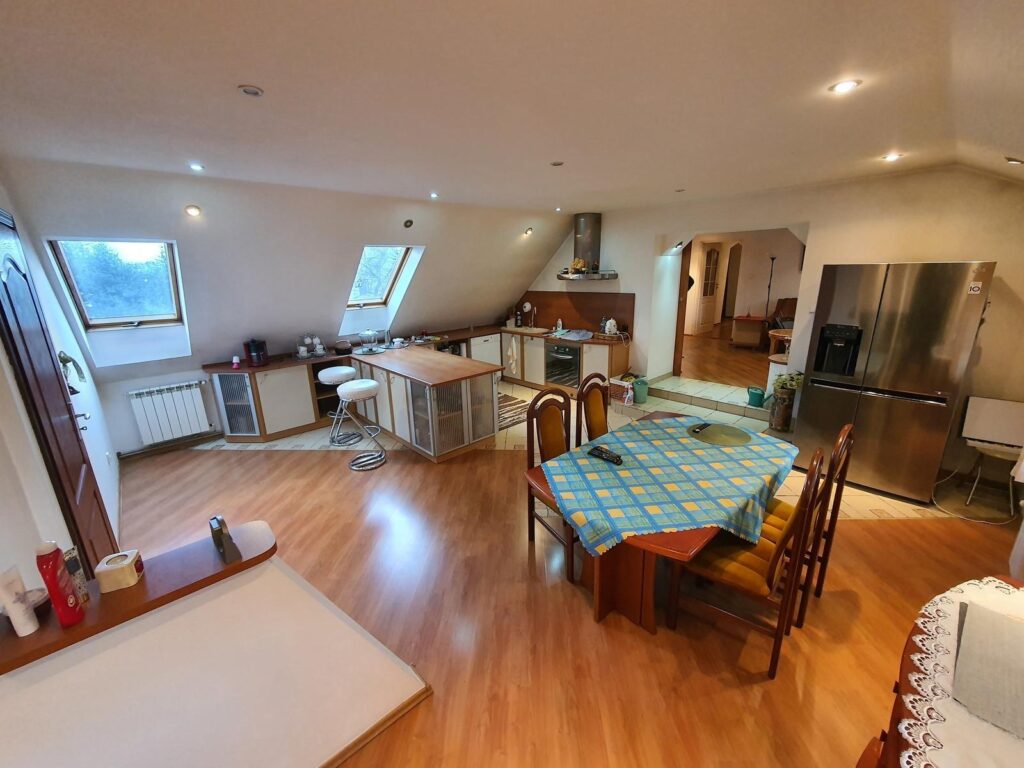 Dom z częściową użytkową Al. Jana Pawła II - zdjęcie 14