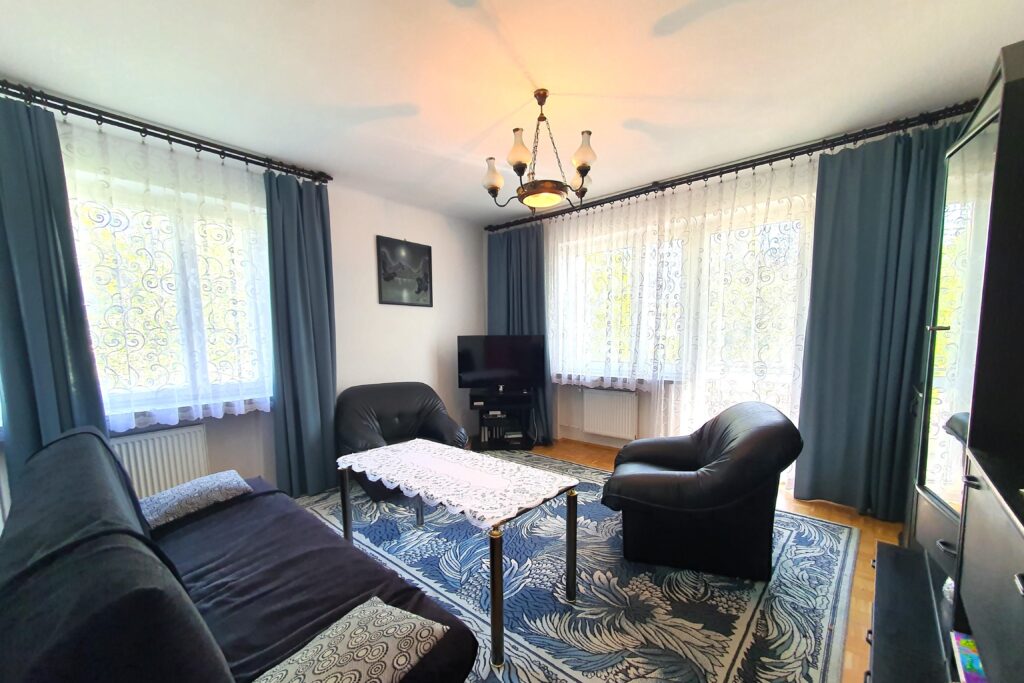 Dom na sprzedaż z działką inwestycyjną - zdjęcie 2