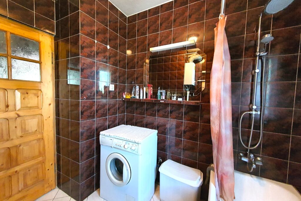 Dom na sprzedaż z działką inwestycyjną - zdjęcie 6