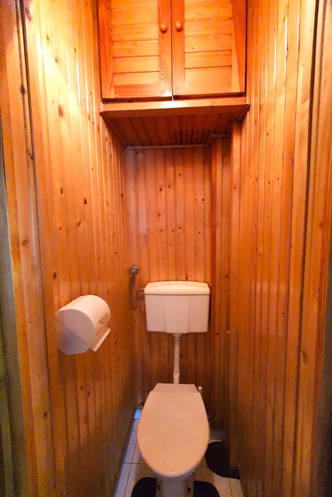 Dom na sprzedaż z działką inwestycyjną - zdjęcie 7