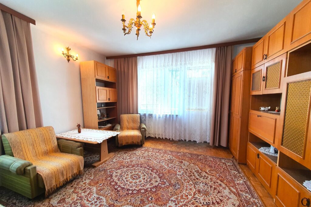 Dom na sprzedaż z działką inwestycyjną - zdjęcie 10