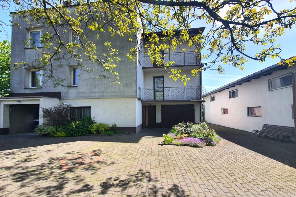 Dom na sprzedaż z działką inwestycyjną - zdjęcie 11