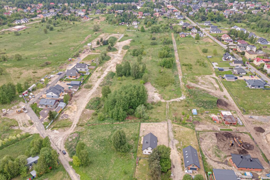 Duża działka budowlana z możliwością podziału - zdjęcie 5