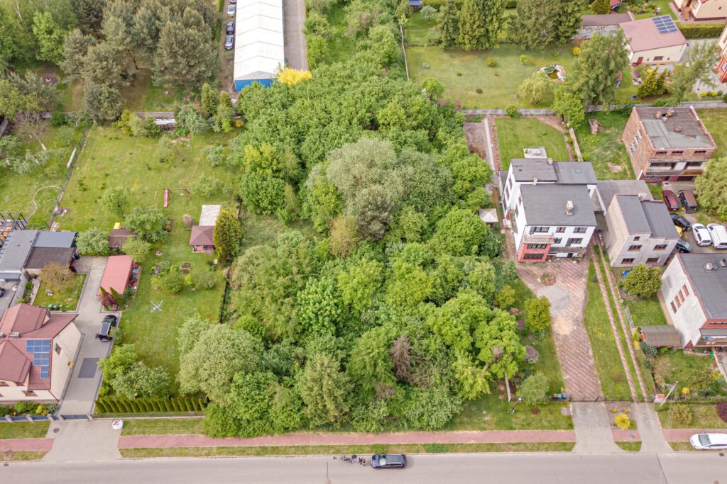 Działka budowlana o powierzchni 947m2 Dąbrowie G. - zdjęcie 1