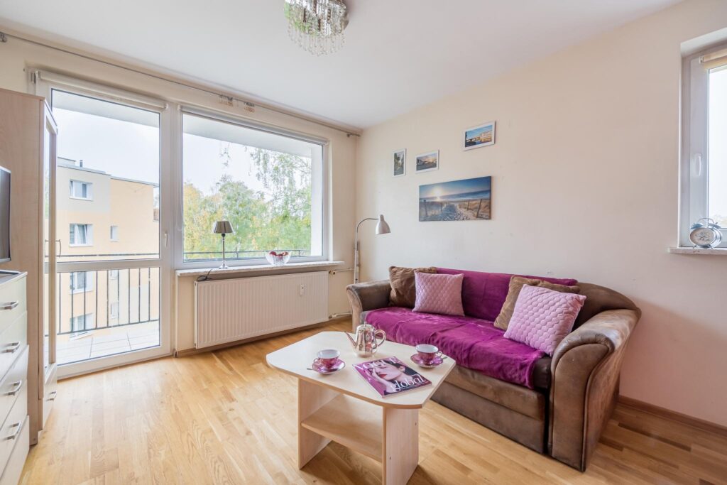 Wygodne mieszkanie w zielonym Ursusie - zdjęcie 1