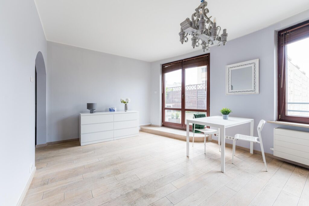 80 m2 w apartamentowcu przy al. Jana Pawła II 61 - zdjęcie 1