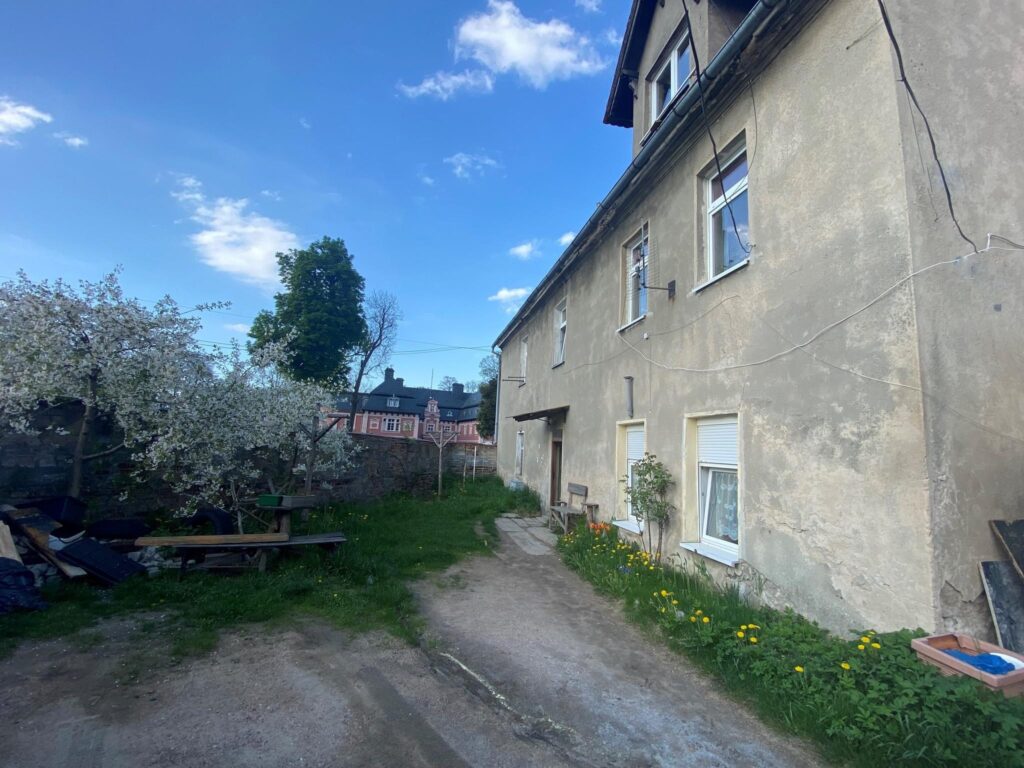 Lokal mieszkaniowy do kompletnego remontu - zdjęcie 2