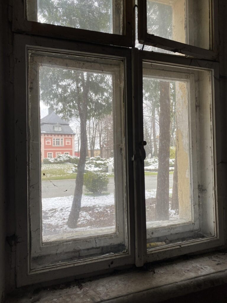 Lokal mieszkaniowy do kompletnego remontu - zdjęcie 3