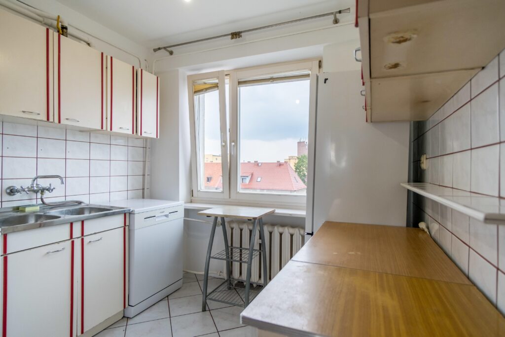 Przestronne trzy pokojowe mieszkanie - zdjęcie 11