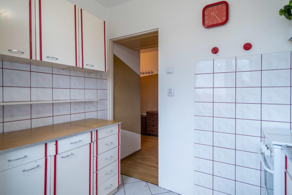 Przestronne trzy pokojowe mieszkanie - zdjęcie 12