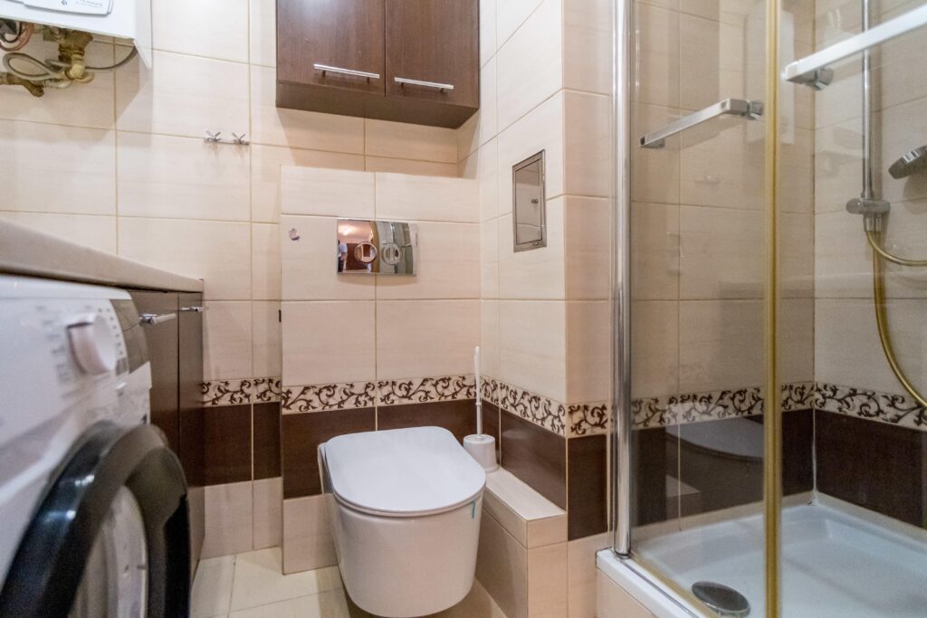 Przestronne trzy pokojowe mieszkanie - zdjęcie 15